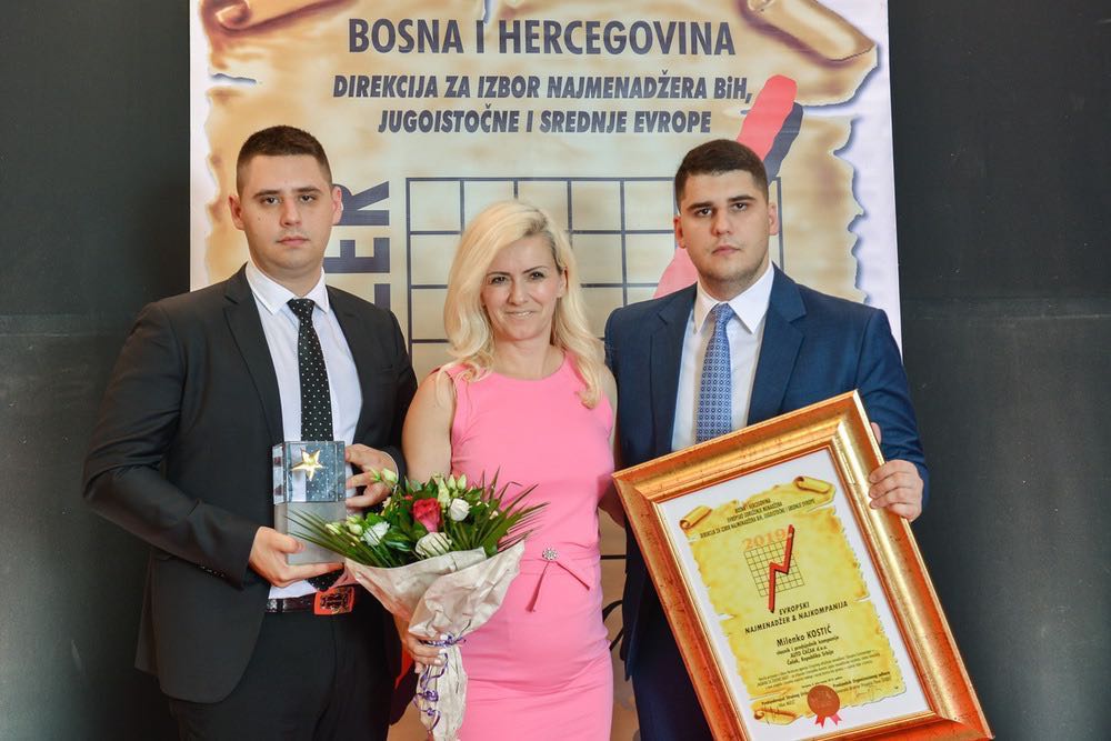 Porodica Milenka Kostića sa nagradom Najmenadžer
