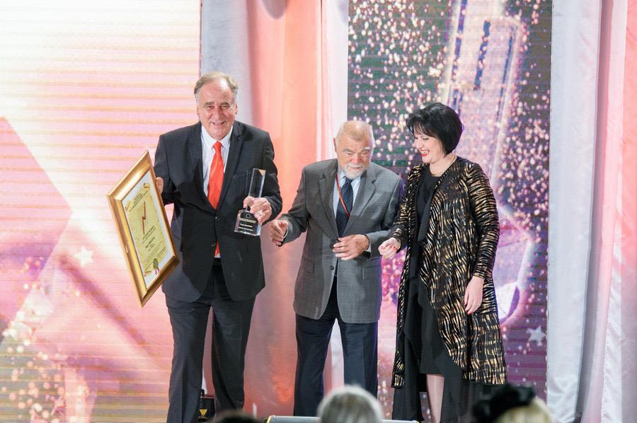 Bogić Bogićević prima nagradu Najmenadžer Regije 2018