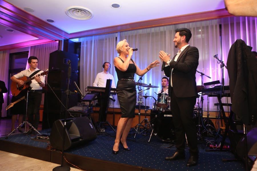 Neno Murić i Brena u duetu na balu Najmenadžer