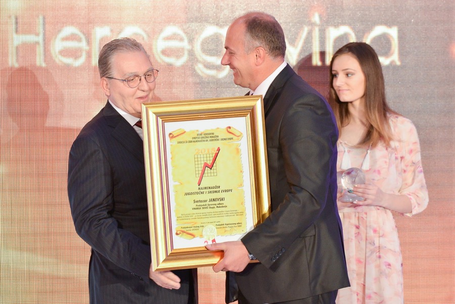 Svetozar Janevski prima nagradu Najmenadžer